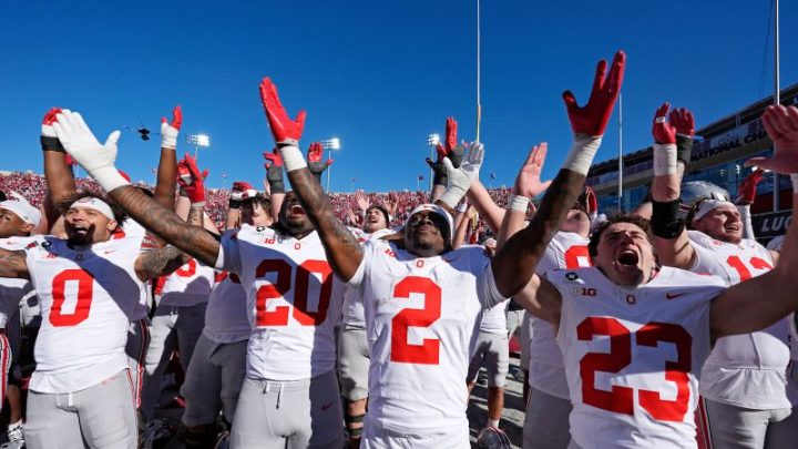 Indiana’s first loss in almost 2 years shows Hoosiers a new, painful side to being in college football’s top tier