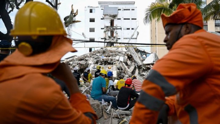 Colombia says it will only accept rescue teams from four countries, as earthquake survival window closes