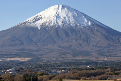 Man leaves tired 7-year-old son alone on Mount Fuji during family hike
