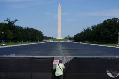 Reflecting Pool saga continues with another contractor hired to clean the algae