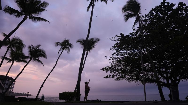 Deluge begins in Hawaii as Hurricane Nolo continues to strengthen