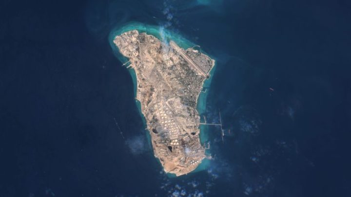 Tehran threatens vessels in Bahrain, Kuwait after US strikes Iranian tankers near Kharg Island