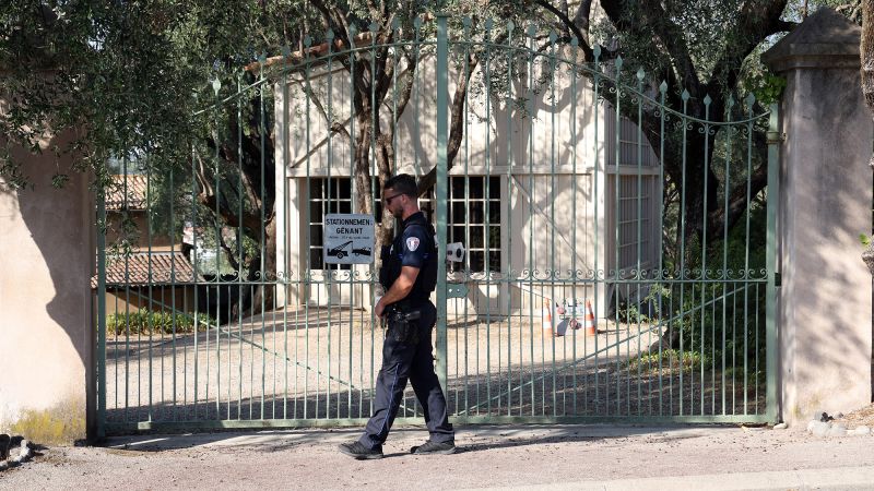 Thieves steal four Renoir paintings from French museum, dropping two as they flee